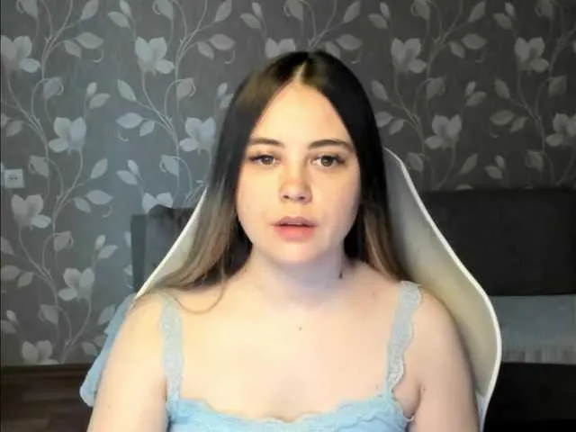 Live sex webcam photo for Angelalina3 #290375091