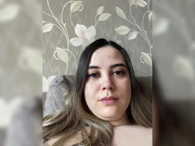 Live sex webcam photo for Angelalina3 #290501285
