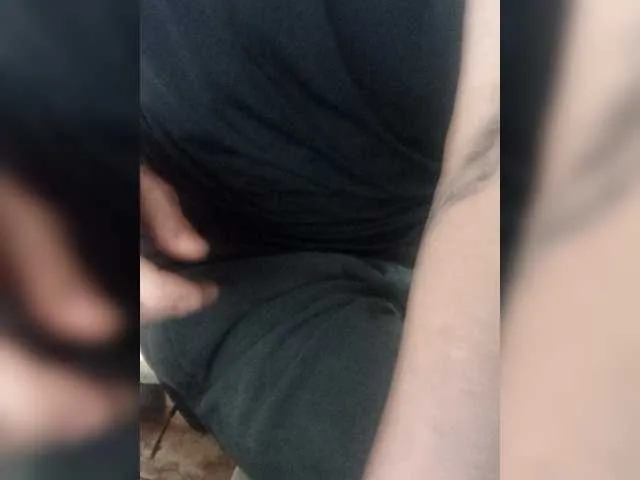 Live sex webcam photo for Angelbs1 #293684726
