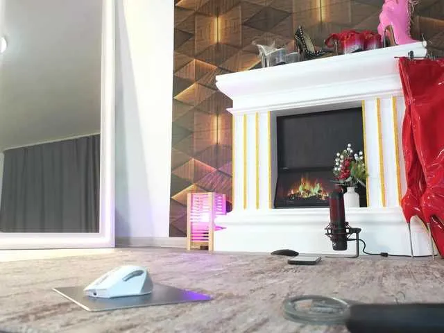 Live sex webcam photo for Angelella #290368158