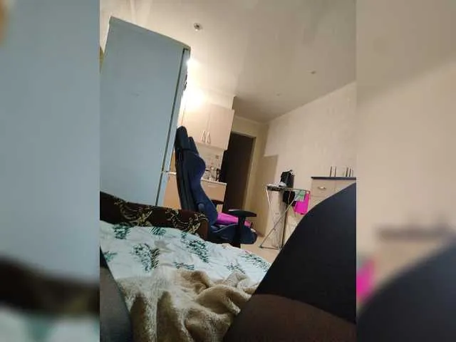 Live sex webcam photo for Angelia22 #276365700