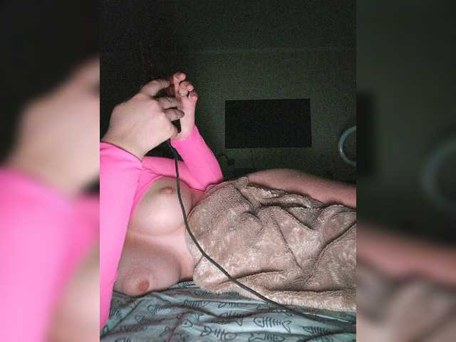 Live sex webcam photo for Angelia22 #276742472