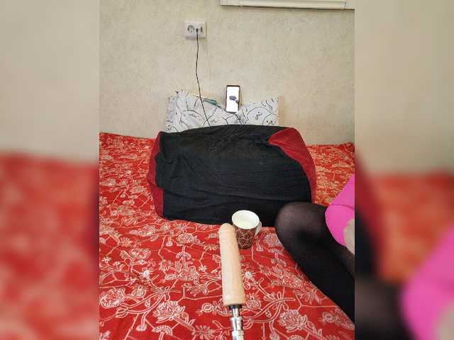 Live sex webcam photo for Angelia22 #276955191