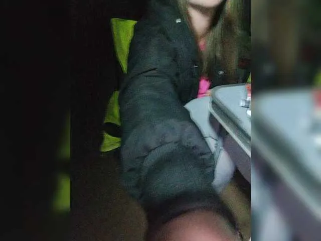 Live sex webcam photo for Angelia22 #288336678