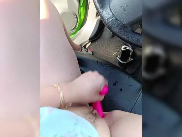 Live sex webcam photo for Angelia22 #289732119