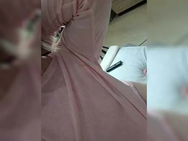 Live sex webcam photo for Angelia22 #292368118