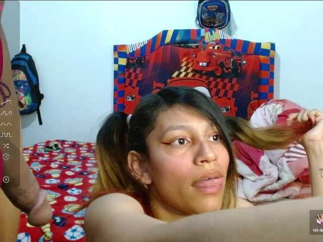 Live sex webcam photo for Angelica-69- #277911730