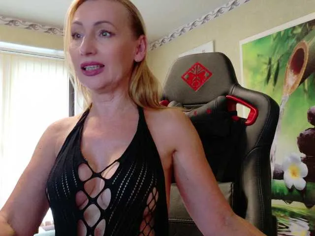 Live sex webcam photo for AngelikaMore #291837853