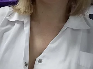 Live sex webcam photo for AngelikaSweet #193606784