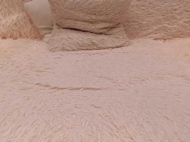 Live sex webcam photo for Angelina0707 #277921655