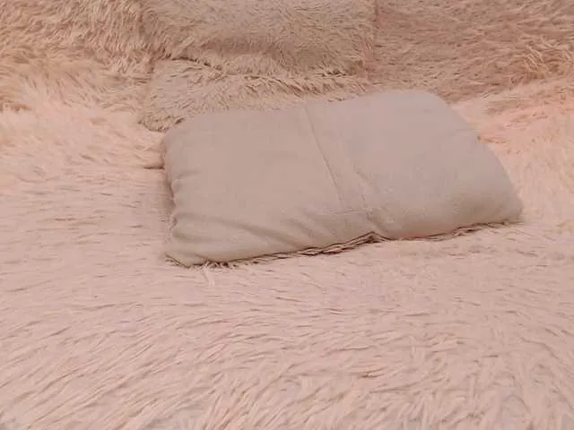 Live sex webcam photo for Angelina0707 #278115596