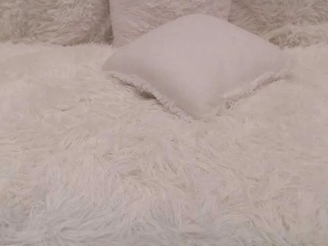 Live sex webcam photo for Angelina0707 #291405820