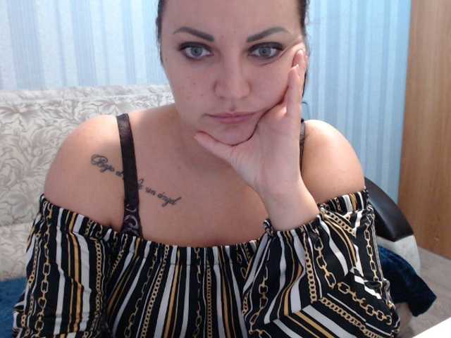 Live sex webcam photo for AngelinaCute #276208127