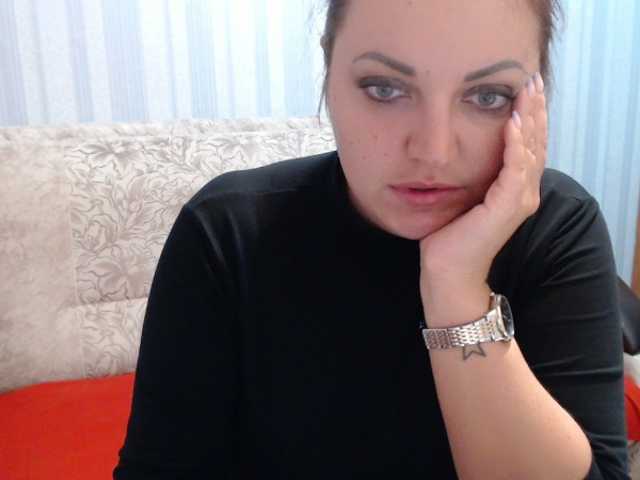 Live sex webcam photo for AngelinaCute #276650492