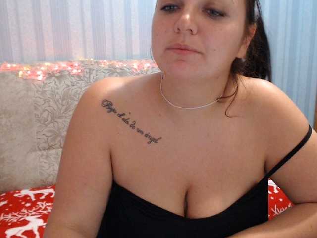 Live sex webcam photo for AngelinaCute #276879201