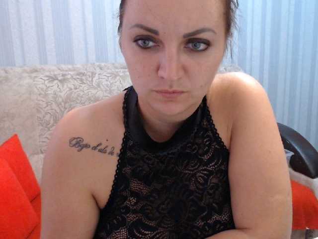 Live sex webcam photo for AngelinaCute #277879950