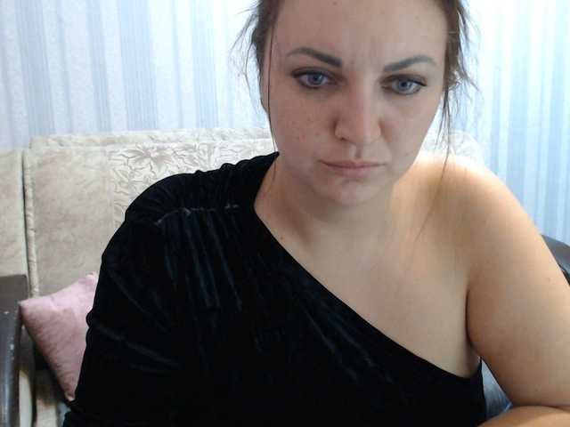 Live sex webcam photo for AngelinaCute #290611709