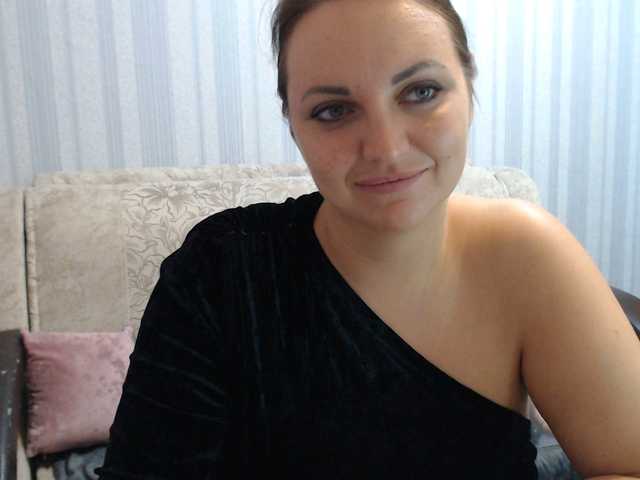 Live sex webcam photo for AngelinaCute #290994970