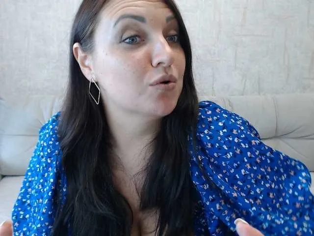 Live sex webcam photo for AngelinaCute #291725136