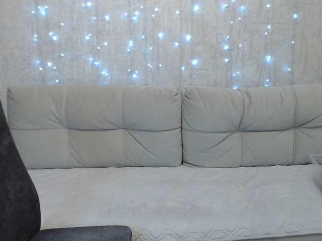 Live sex webcam photo for AngelinaCute #292041567