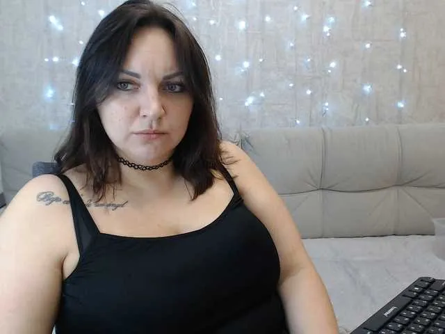 Live sex webcam photo for AngelinaCute #292195659