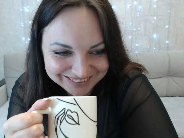 Live sex webcam photo for AngelinaCute #292307947