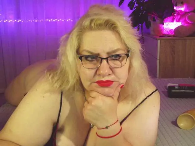 Live sex webcam photo for AngelinaGlam #291530193