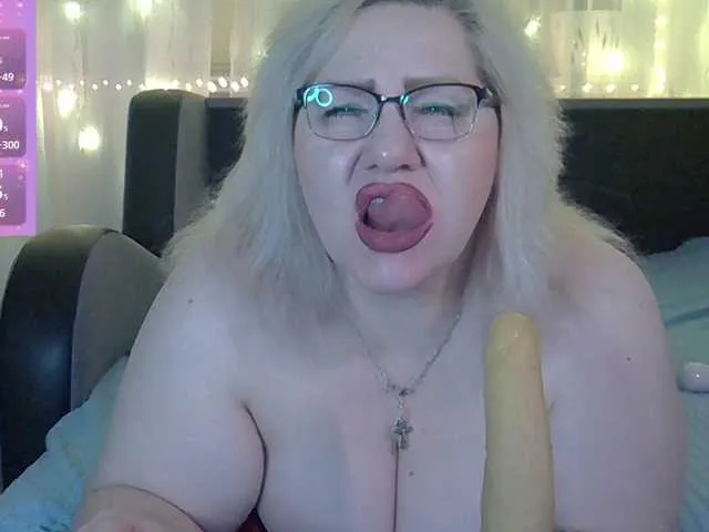 Live sex webcam photo for AngelinaGlam #292544871
