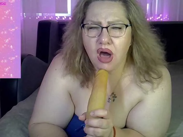 Live sex webcam photo for AngelinaGlam #293882047