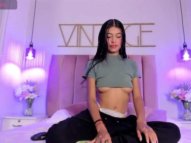 Live sex webcam photo for AngelinaVera1 #277421873