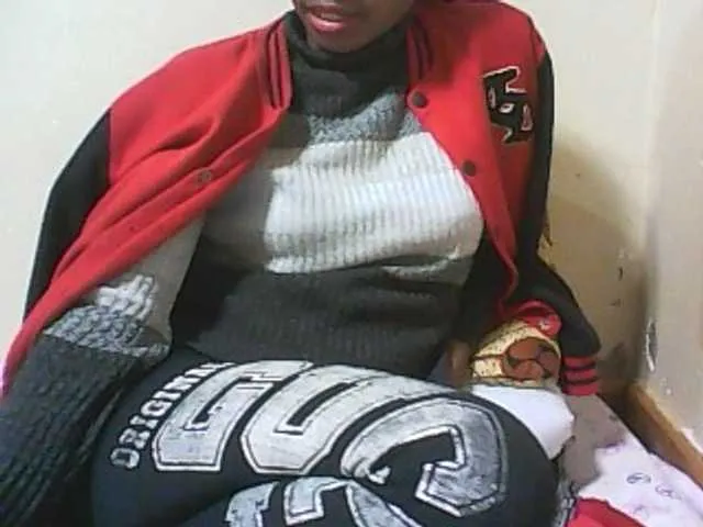 Live sex webcam photo for Angelinah75 #272933535