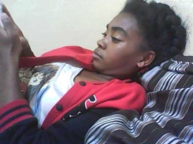 Live sex webcam photo for Angelinah75 #273085941