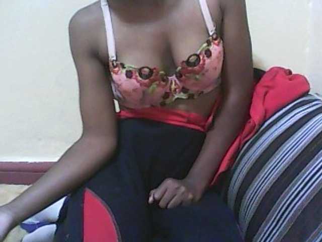 Live sex webcam photo for Angelinah75 #273168913