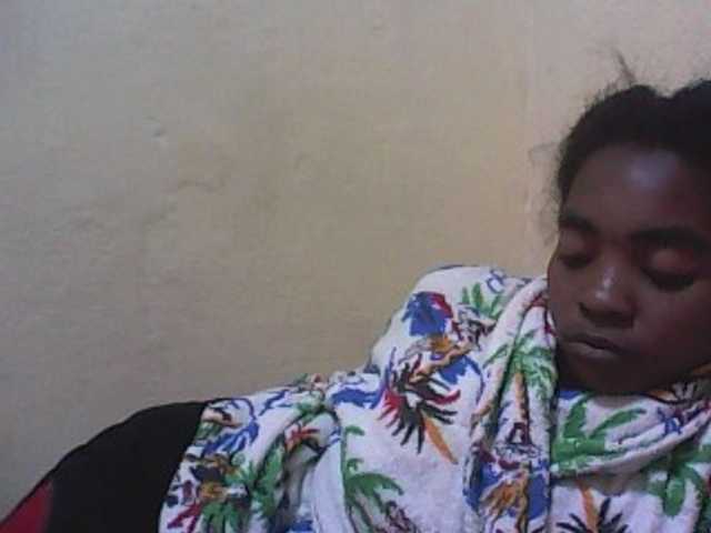 Live sex webcam photo for Angelinah75 #273180811