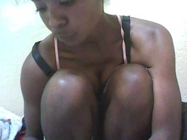 Live sex webcam photo for Angelinah75 #273232187