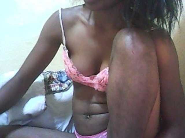 Live sex webcam photo for Angelinah75 #273294318