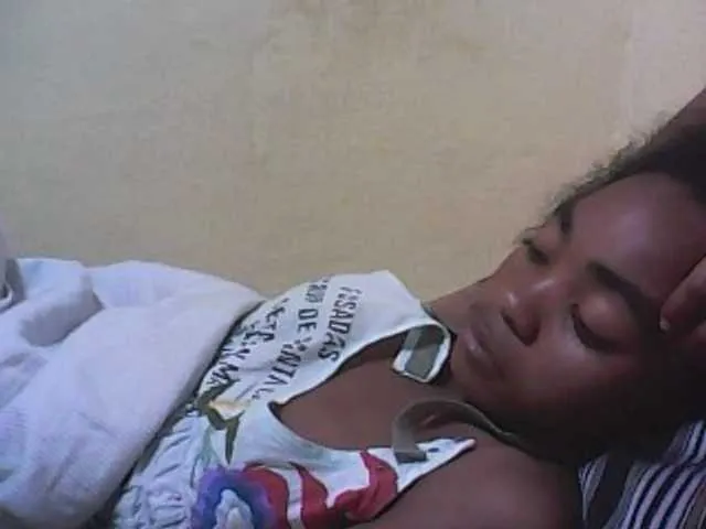 Live sex webcam photo for Angelinah75 #273384659