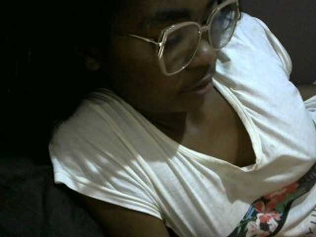 Live sex webcam photo for Angelinah75 #277791885