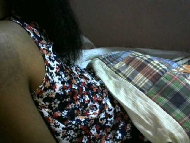 Live sex webcam photo for Angelinah75 #277806478