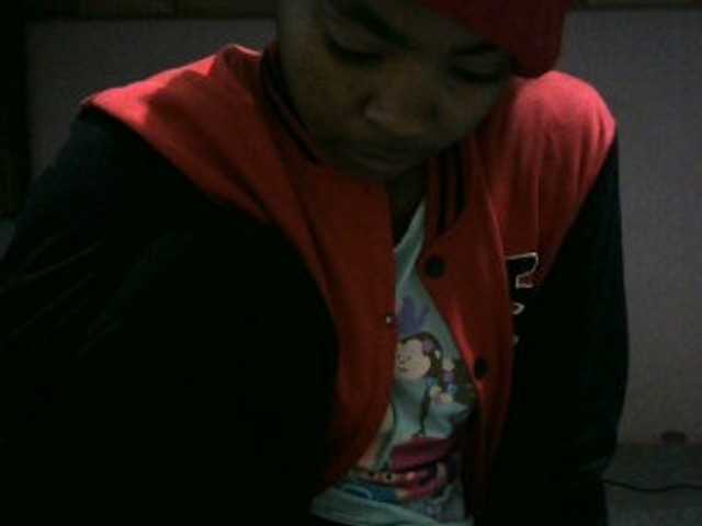 Live sex webcam photo for Angelinah75 #277875177