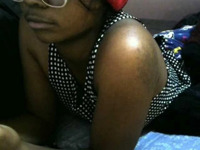 Live sex webcam photo for Angelinah75 #277912386