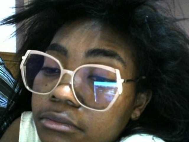 Live sex webcam photo for Angelinah75 #278048797