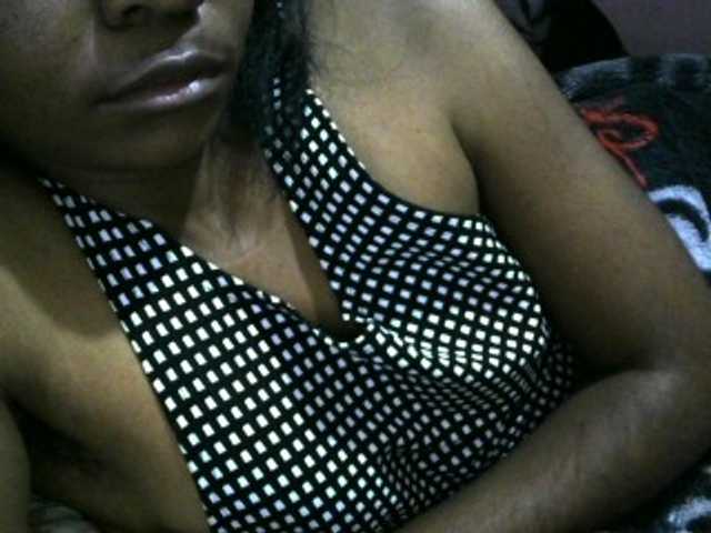 Live sex webcam photo for Angelinah75 #278077610