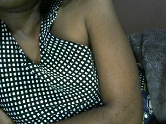 Live sex webcam photo for Angelinah75 #278082542