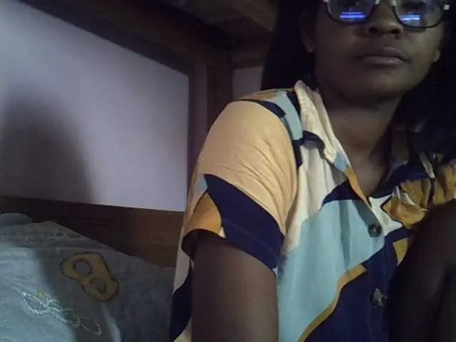 Live sex webcam photo for Angelinah75 #290748321