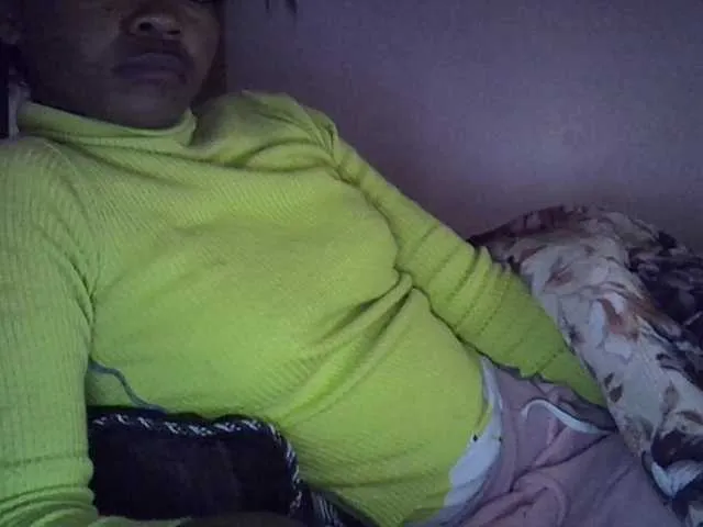 Live sex webcam photo for Angelinah75 #291217725