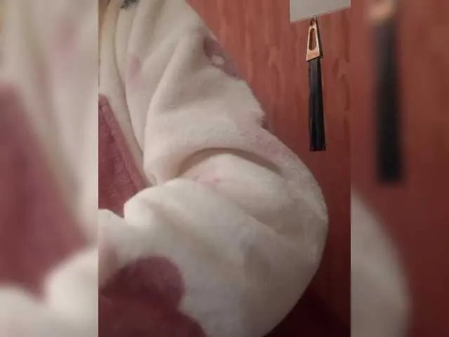 Live sex webcam photo for Angelinamik #290552876