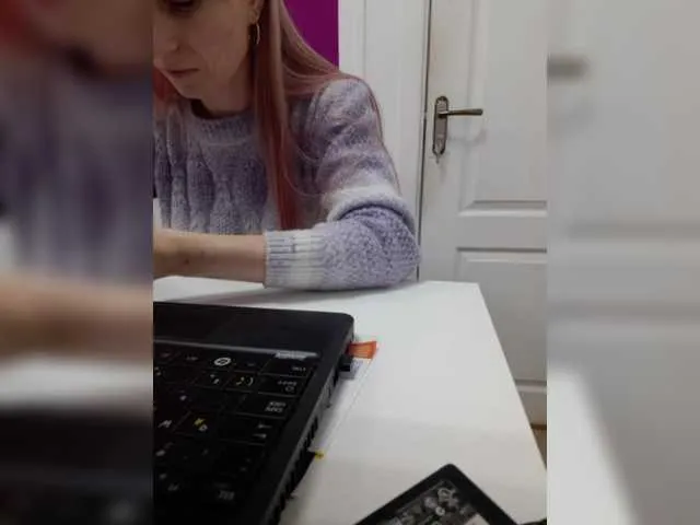 Live sex webcam photo for Angelinamik #290566344