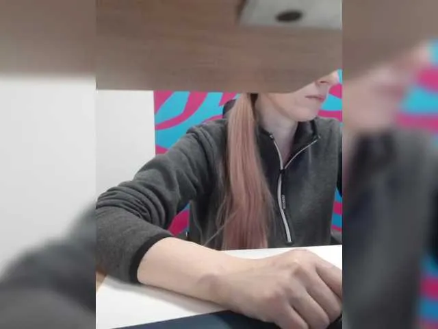 Live sex webcam photo for Angelinamik #290594351