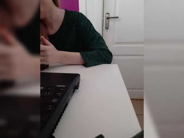 Live sex webcam photo for Angelinamik #290654701